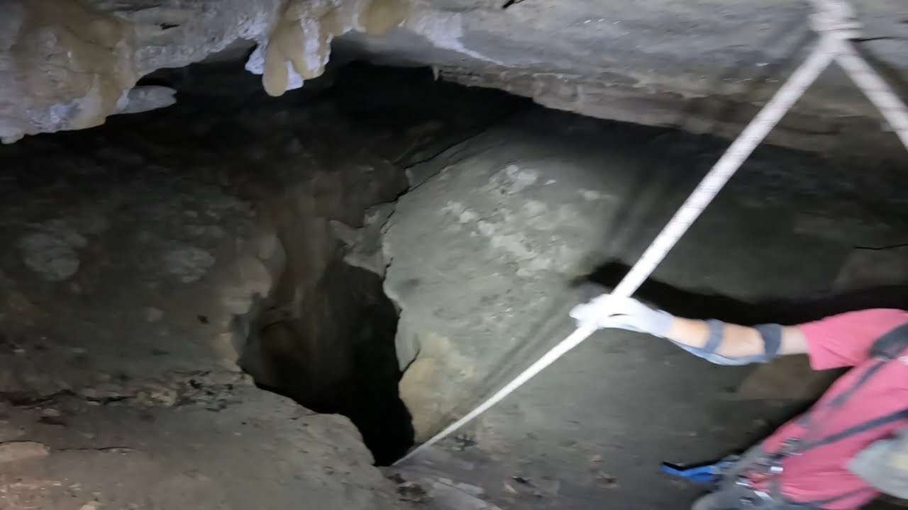 9 Hours Underground - Reaching the Biggest Cave Room in the U.S.