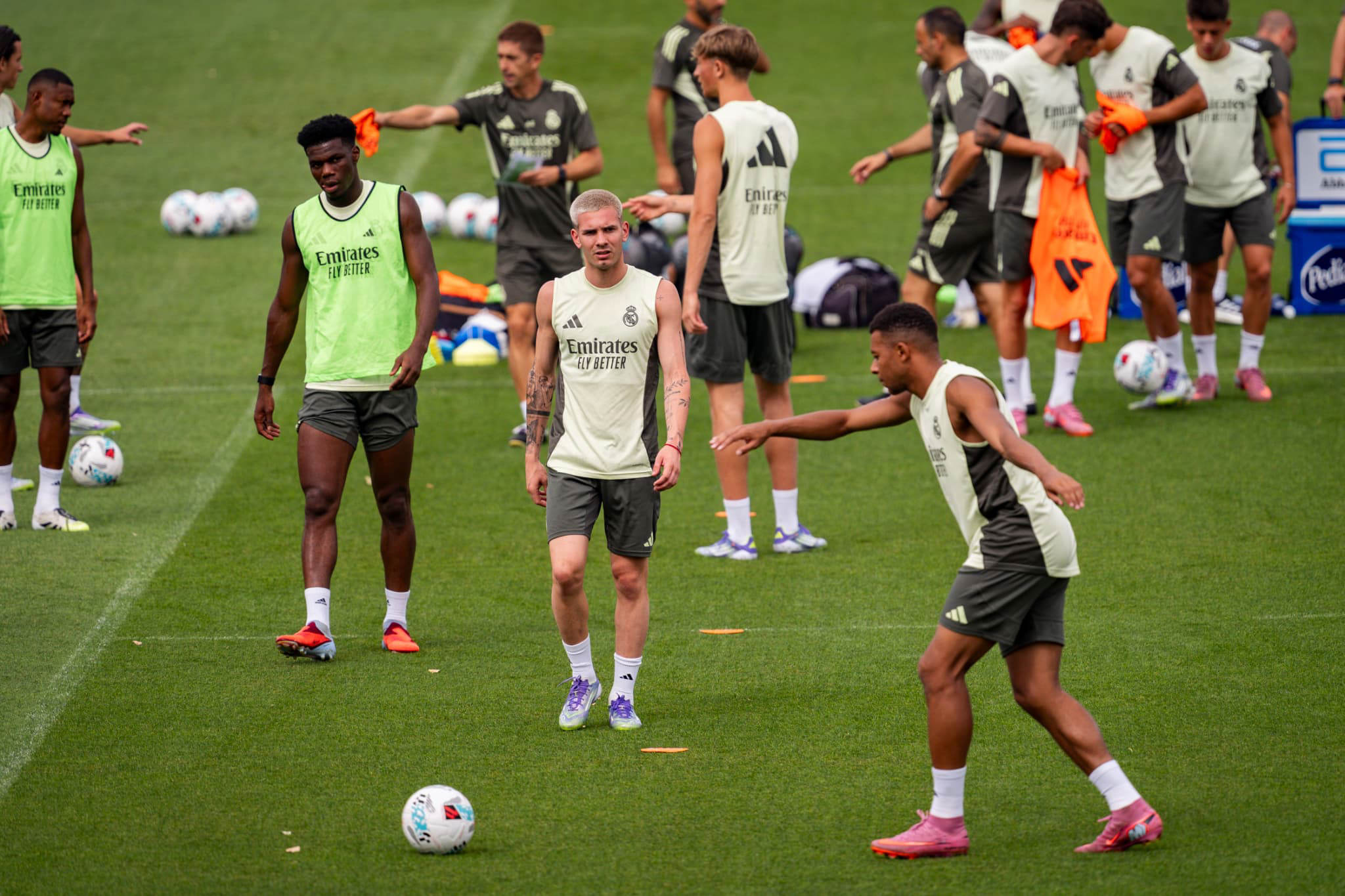 Real Madrid: pourquoi le Real Madrid suscite déjà la polémique pour sa Real Madrid: pourquoi le Real Madrid suscite déjà la polémique pour sa