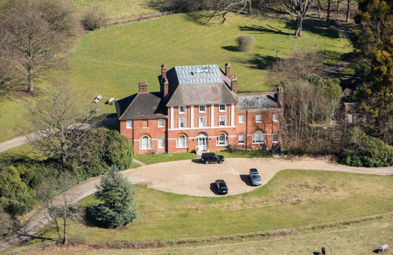 Forest Lodge, trước đây gọi là Holly Grove, nằm trong công viên Windsor Great ở Berkshire. Ảnh: Getty Images.