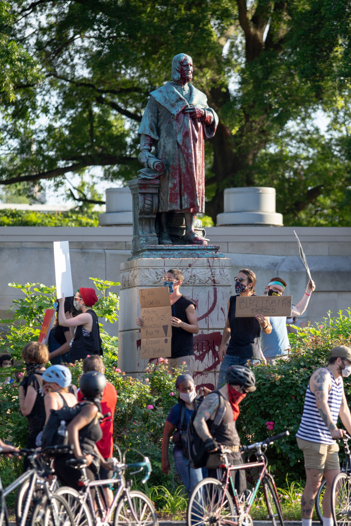 Controversial statues around the world