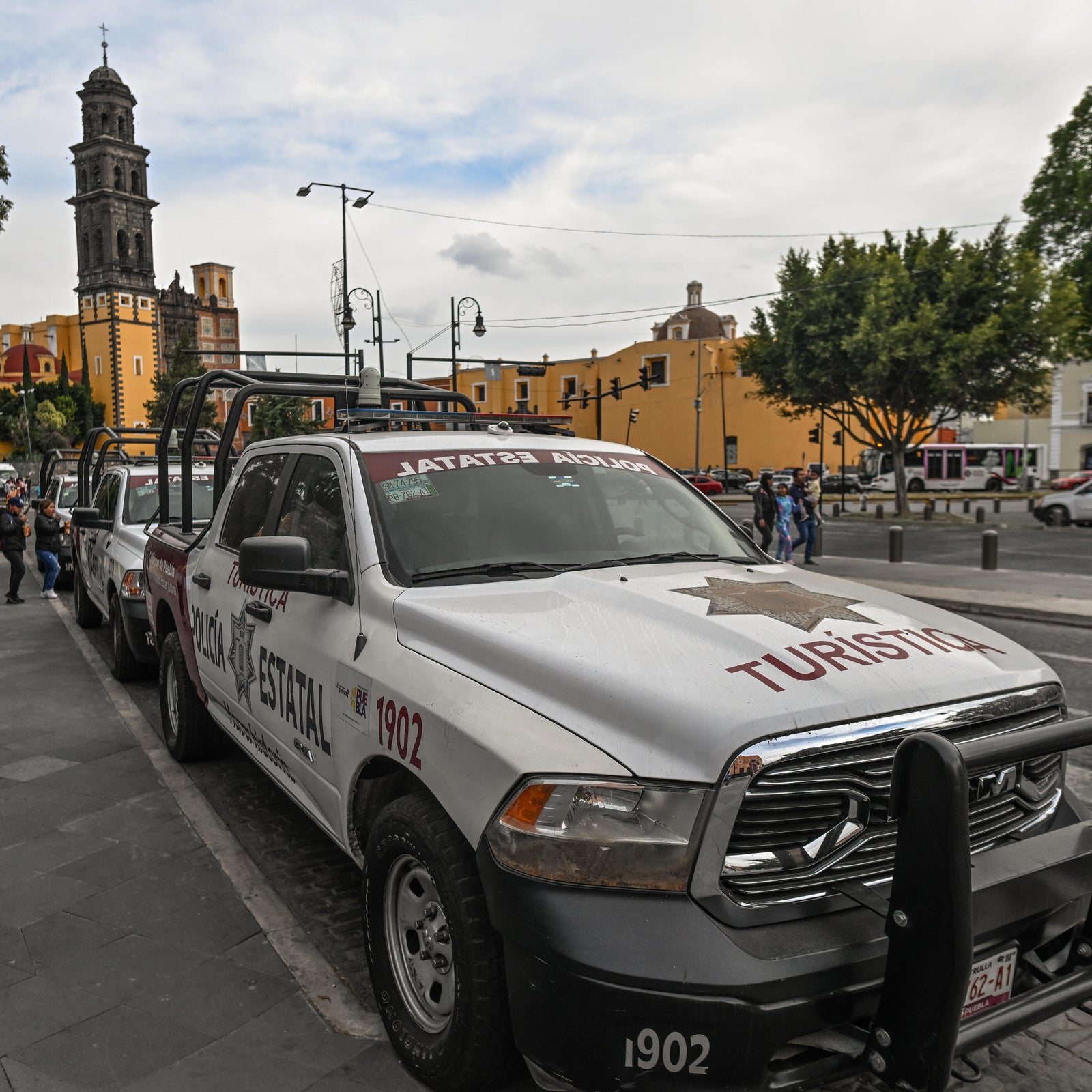 6 severed heads found on road with message about revenge