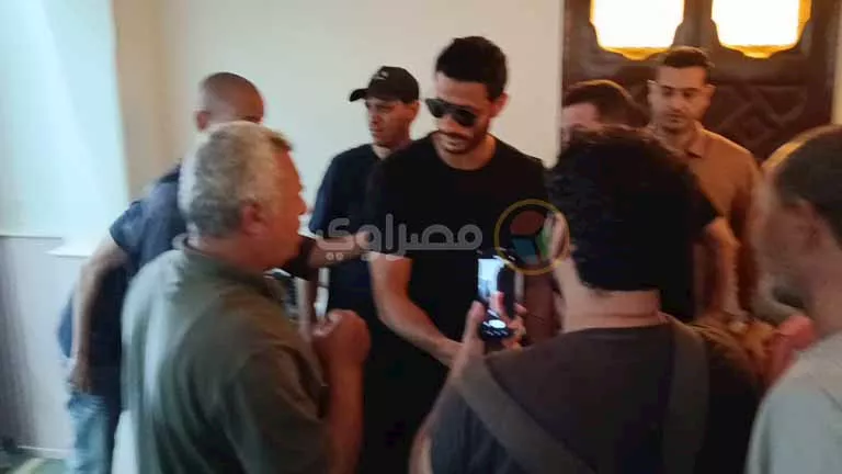 الشناوي يرافق جثمان والده (7)