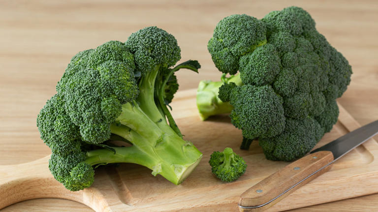 The Genius Lazy Broccoli Cooking Hack That Guarantees Less Mess
