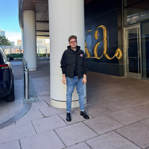 Luka y su madre viajaron a Estados Unidos para aumentar las probabilidades de conseguir un donante.