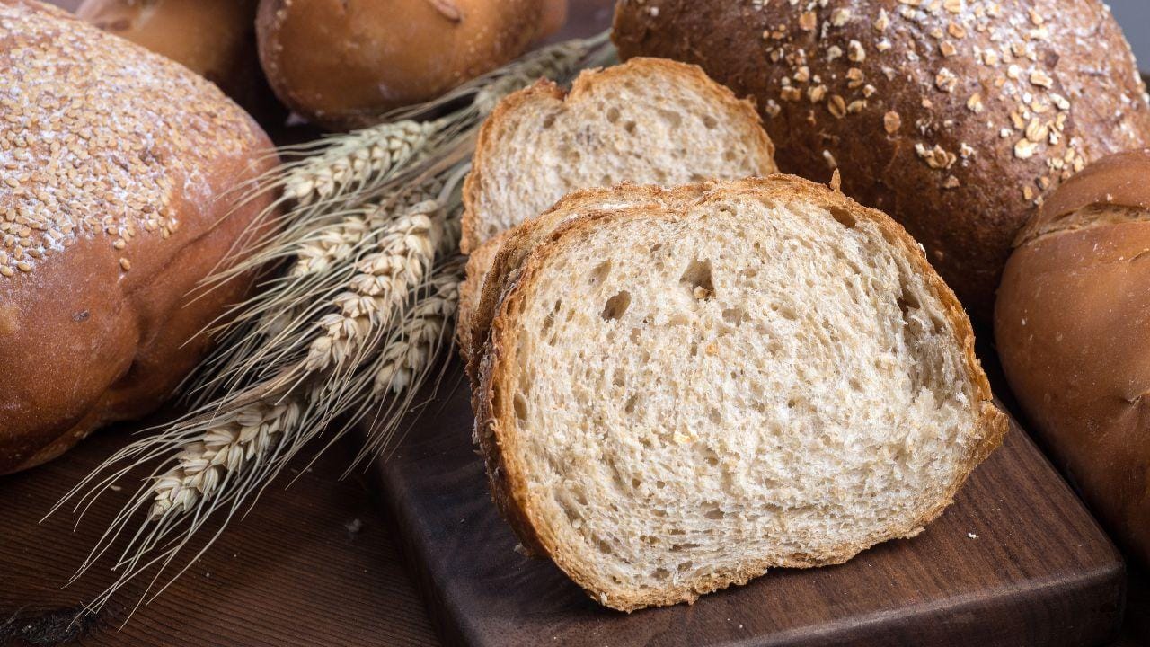 Como transformar pão duro e deixá-lo como se fosse acabado de fazer