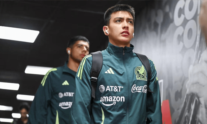 México en jaque: AC Milan apunta a Gilberto Mora, joya mexicana de 16 años.