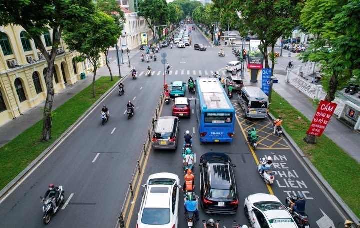 Tạm ngưng các phương tiện đi vào đường Lê Duẩn, TP.HCM ngày 23/8