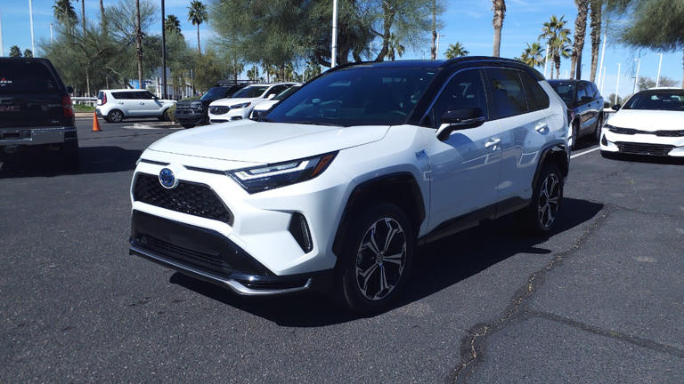 6 SUVs with advanced collision avoidance