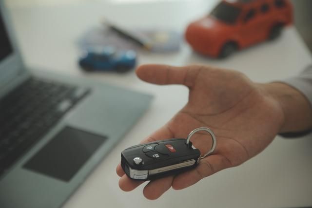 Kunci Kendaraan Tanpa Kontak Kena Hujan, Apakah Bisa Rusak?