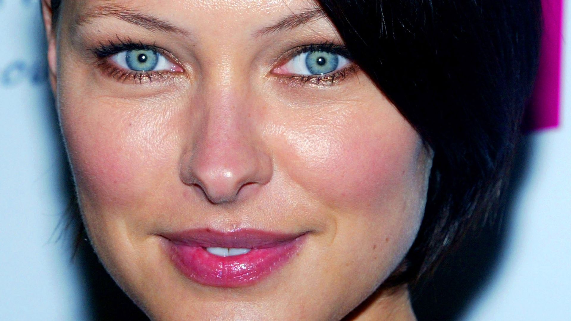 'Fresh'faced Emma Willis hasn't aged a day in 20 years here's proof