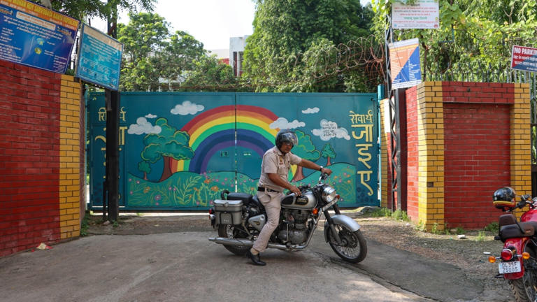 50 Delhi Schools Receive Hoax Bomb Threats From Terrorizers 111