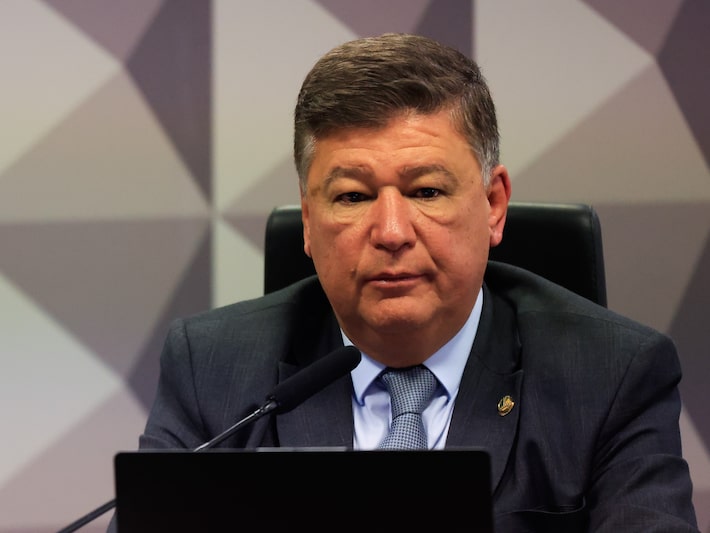 O presidente da CPI do INSS, senador Carlos Viana (Podemos-MG), chamou a decisão de Dias Toffoli de “estranha” e “grave”. Foto: WILTON JUNIOR