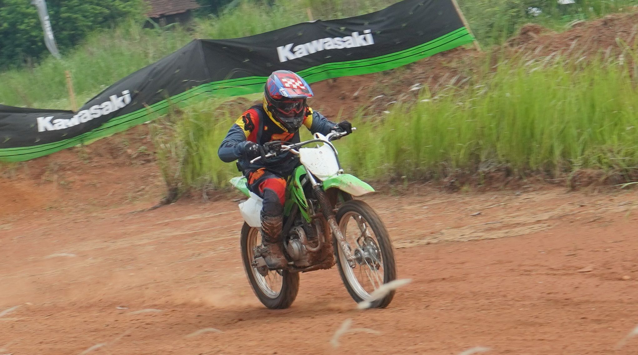 Jangan Sepelekan Suspensi Cupu KLX140R, Ternyata Lebih Nyaman Daripada Upside Down!