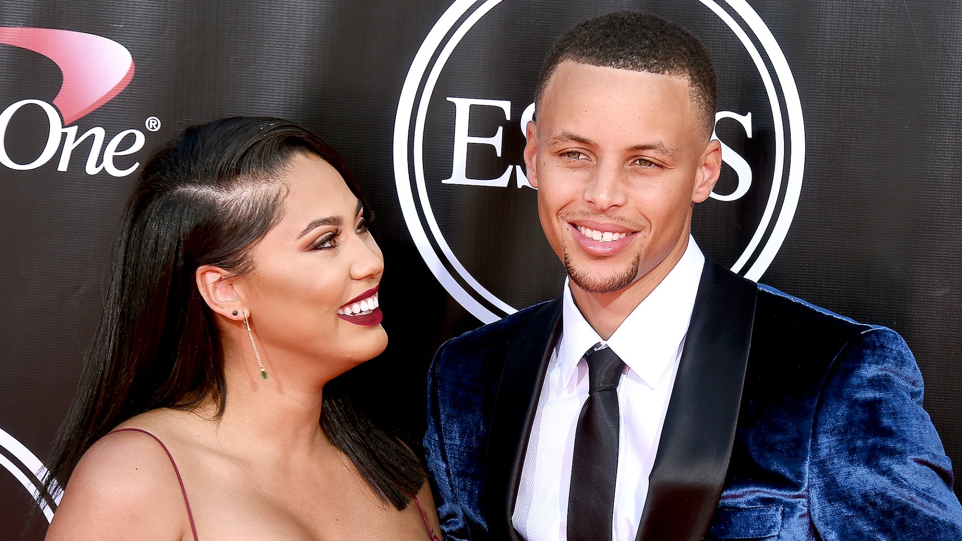 Stephen Curry and Wife Ayesha Celebrate 15 Anniversary With Dinner Date