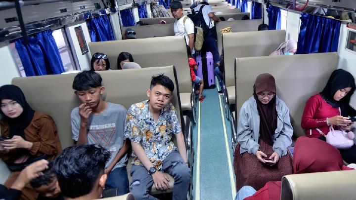 Usulan DPR soal Gerbong Khusus Merokok di Kereta Dianggap Tidak Masuk Akal