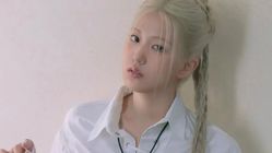 Yoon Ji Yoon Mundur dari Grup Izna, WakeOne Prioritaskan Kesehatan Artis