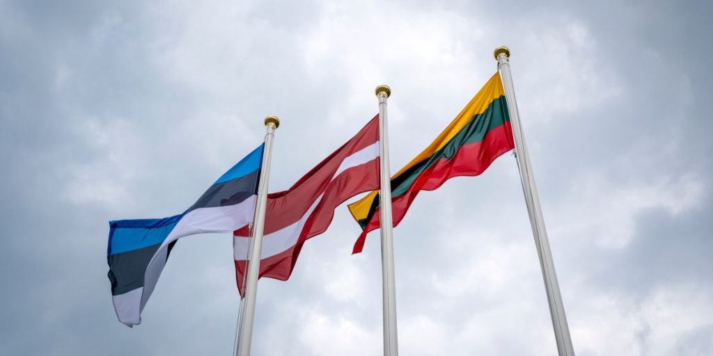 Experts warn of signs: Putin invasion of two NATO allies is imminent