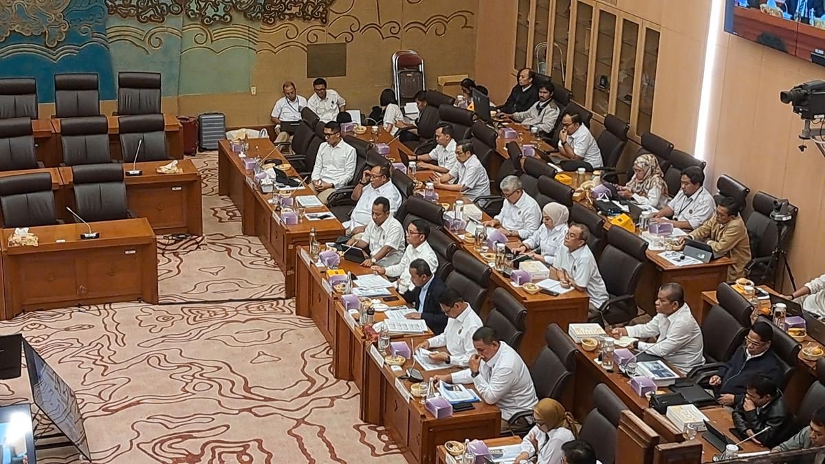 Gaji Anggota DPR RI dan Tunjangan yang Mengagumkan!