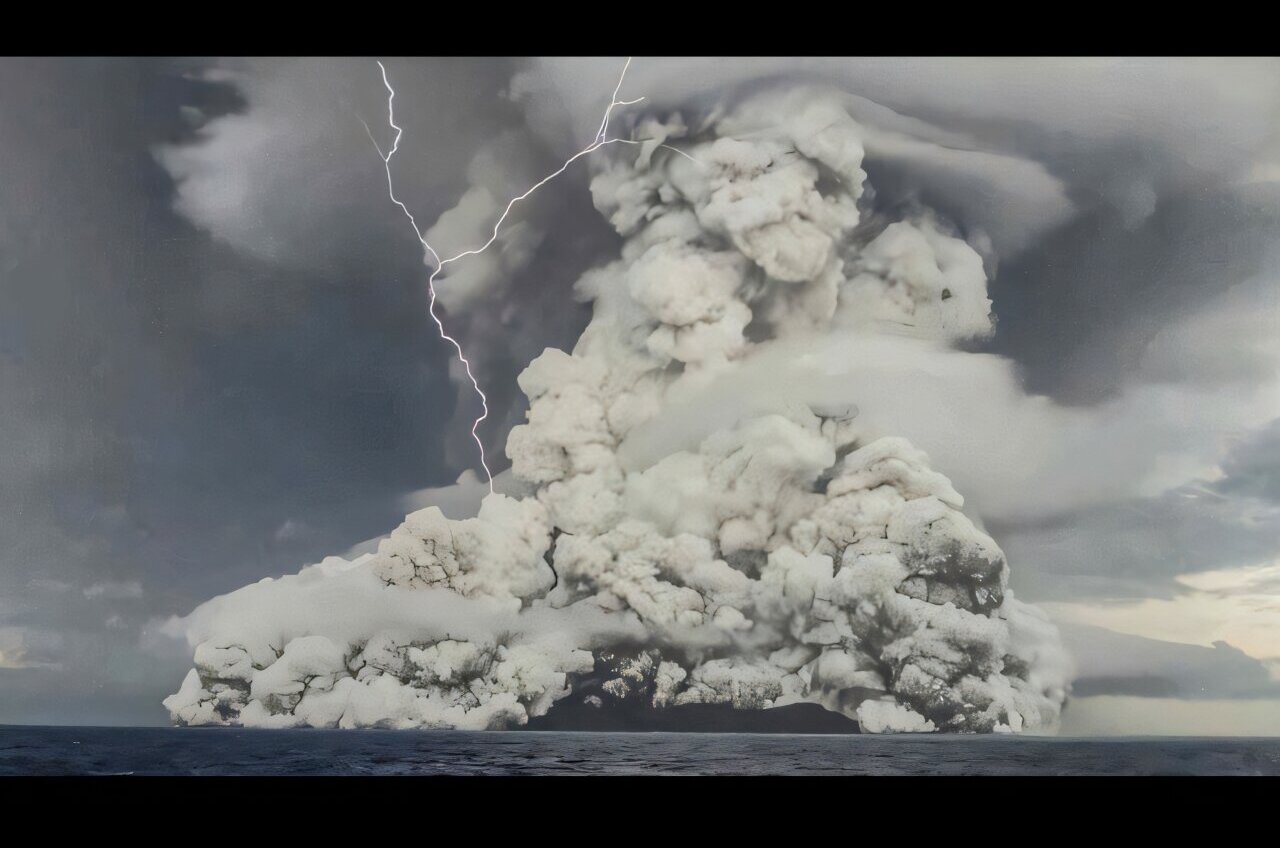 A 2022 Pacific volcano eruption made a deep dive into Alaska