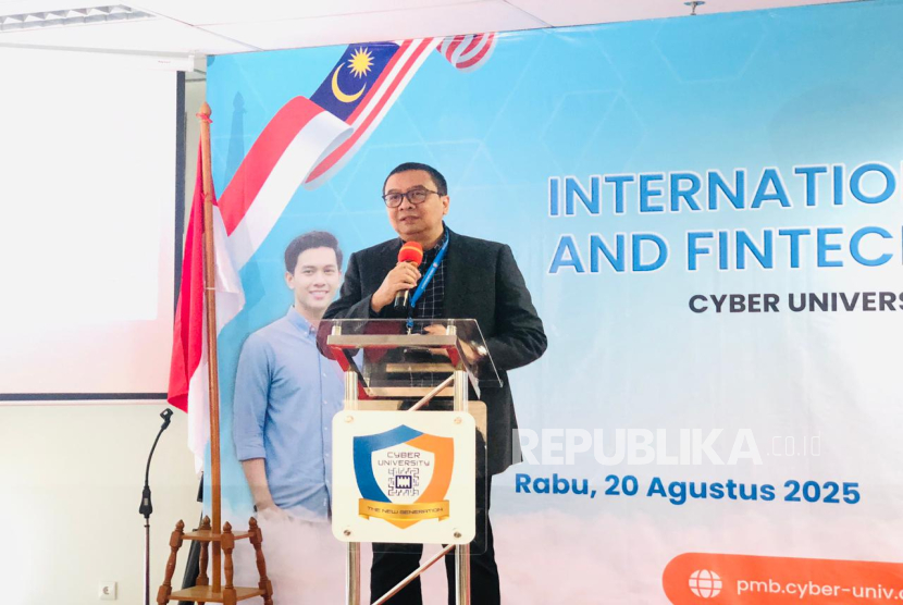 12 Mahasiswa Cyber University Ikuti Pertukaran Pelajar ke Universiti Teknologi Petronas Malaysia