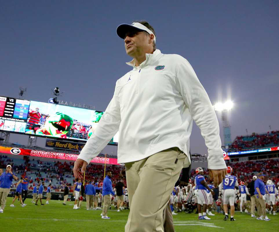 Unexpected QB Decision Puts Spotlight on Dan Mullen at UNLV Unexpected QB Decision Puts Spotlight on Dan Mullen at UNLV