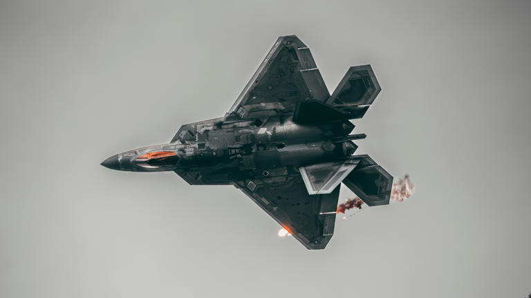 The U.S. Air Force Is Pouring Money Into the F-22 Raptor Stealth Fighter