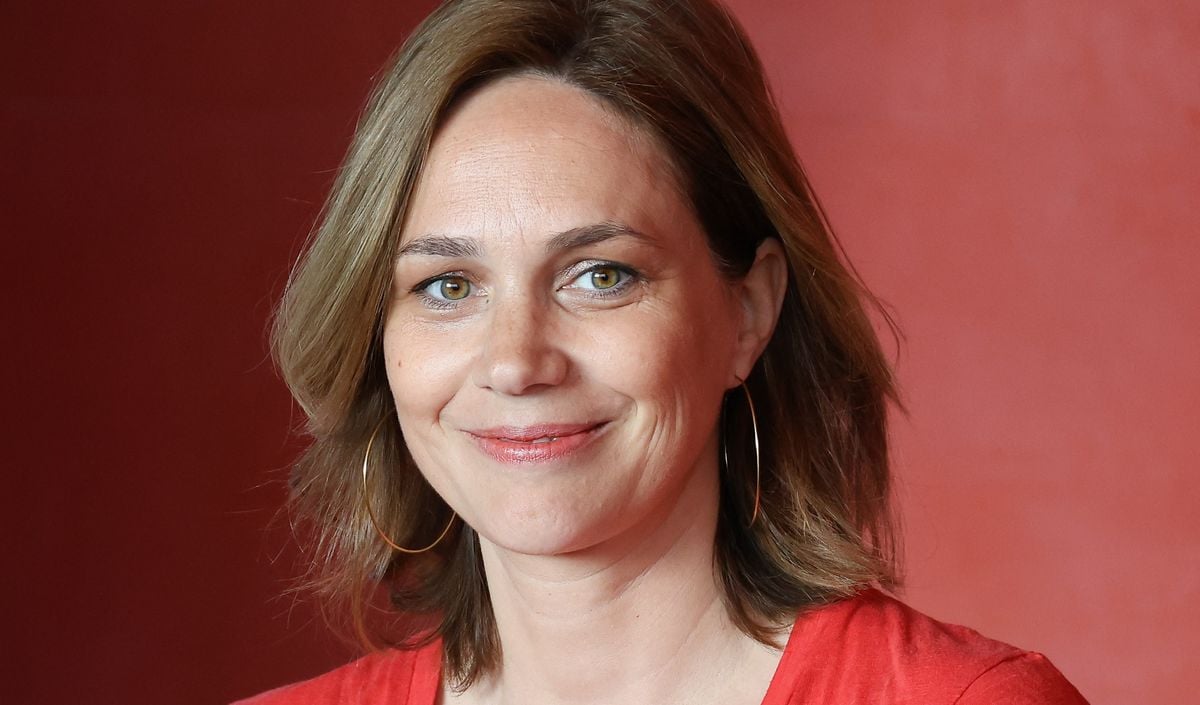 Touchée en plein coeur" : Nathalie Péchalat est partie très loin de la  France, la mère des filles de Jean Dujardin va avoir une rentrée chargée