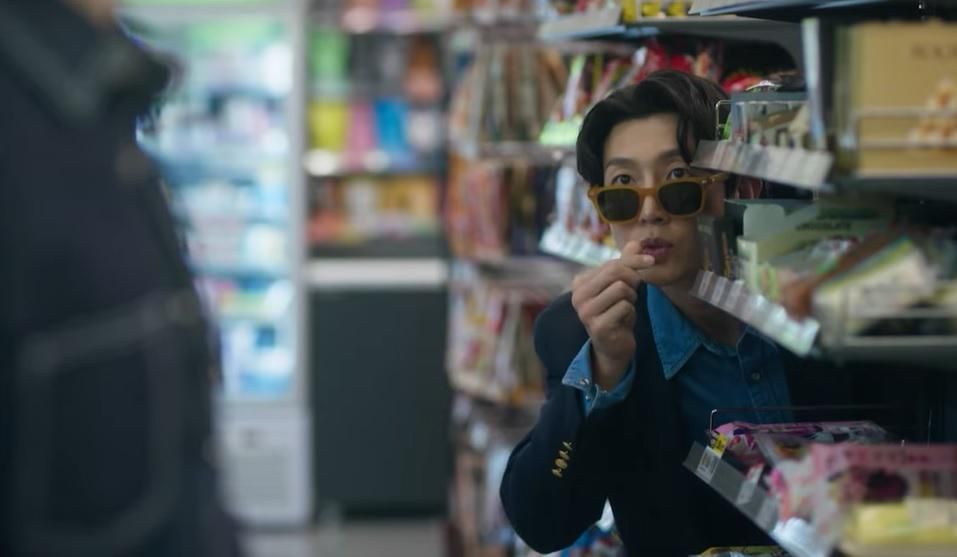 7 Momennya Kelembutan Choi Dae Hyun dalam Mary Kills People