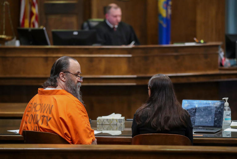 Convicted killer Richard Sotka found guilty of assaulting corrections(01)