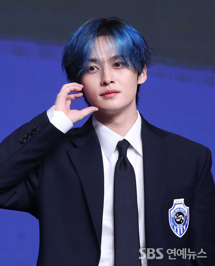 스트레이키즈 리노, MAMA 귀국길에 휠체어...