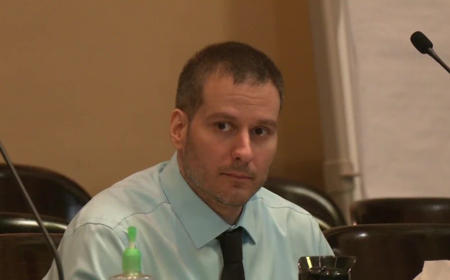 Alleged Pagans leader cuts plea deal in murder case