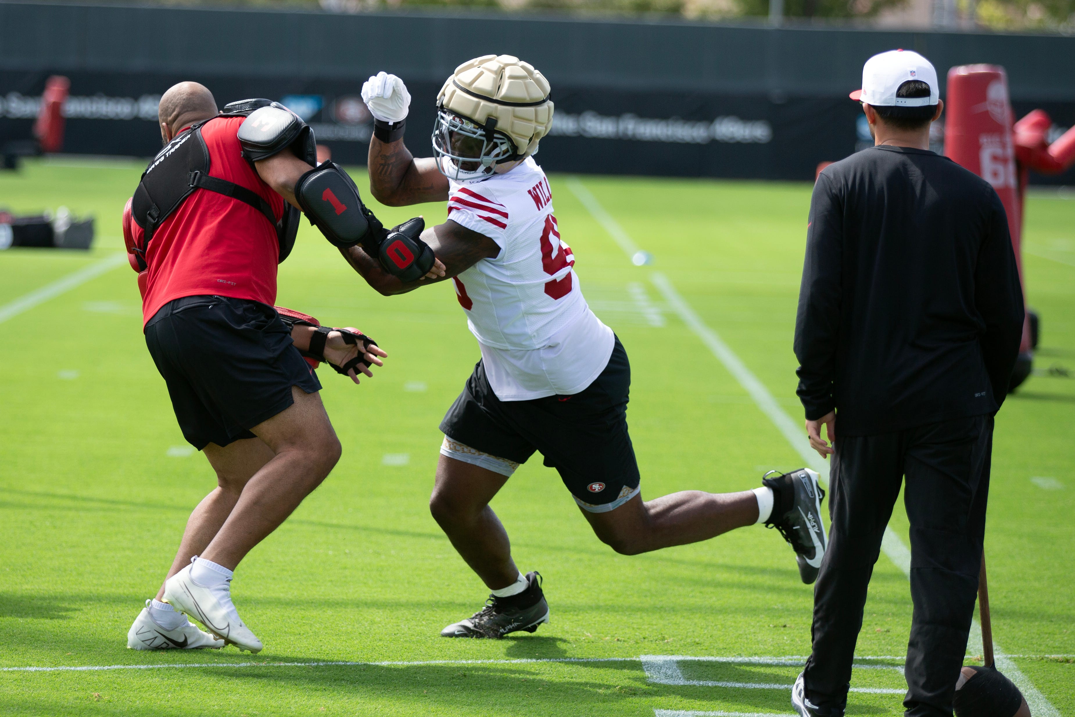 49ers first-round pick out with knee injury