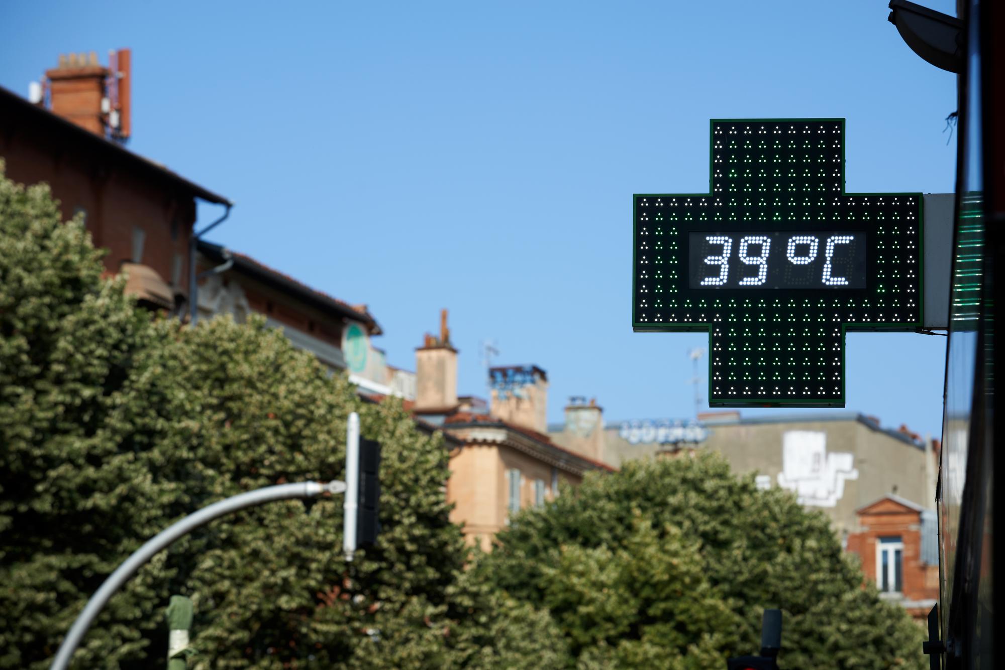 Plus de 5 000 personnes sont mortes à cause de la chaleur en France pendant l’été 2023.