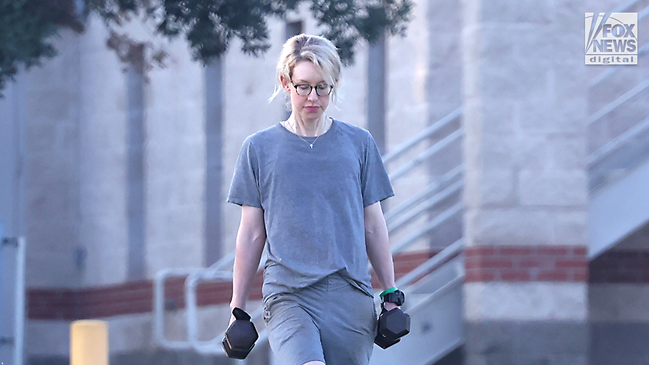 Theranos founder Elizabeth Holmes seen jogging and carrying weights at Theranos founder Elizabeth Holmes seen jogging and carrying weights at