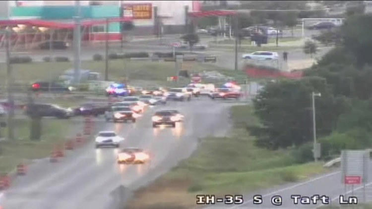 Austin police identify driver who died in Slaughter Lane crash