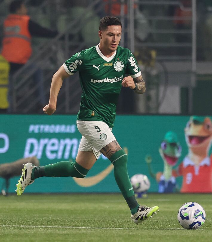 Aníbal Moreno pede desculpas por expulsão em 15 minutos contra Corinthians: ‘Sei que foi um erro’
