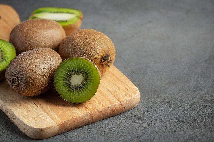 Manfaat Buah Kiwi untuk Kesehatan, Kulit, dan Diet