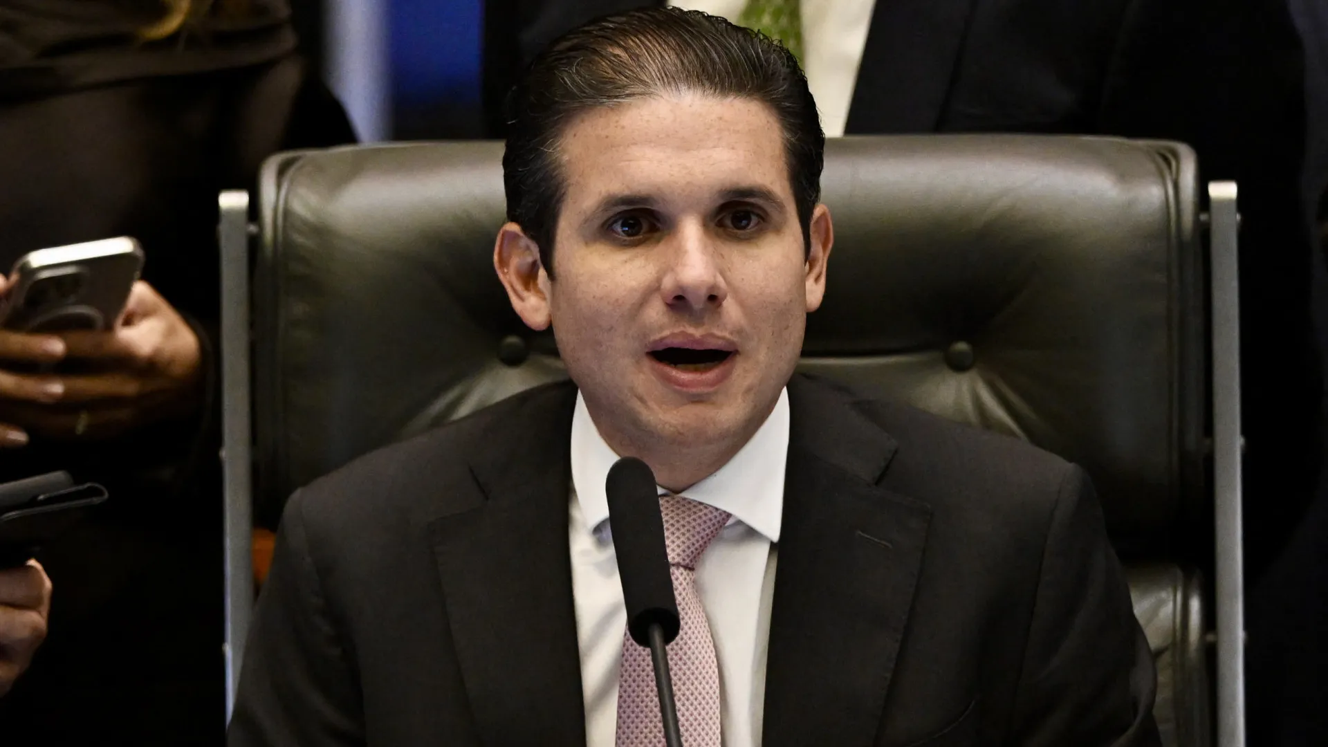 Nesta manhã, o líder do PT na Câmara, Lindbergh Farias (RJ), apresentou à Mesa Diretora um ofício em que pedia a abertura de processo disciplinar e a suspensão cautelar de cinco parlamentares bolsonaristas.