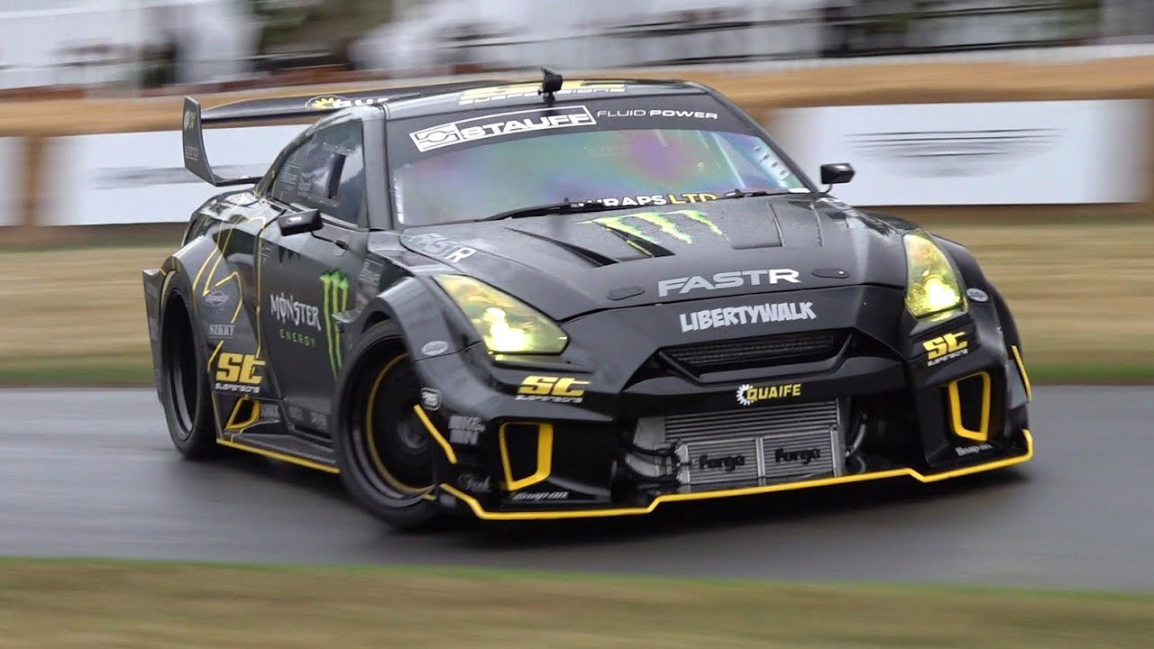 Liberty Walk Nissan GT-R R35 V8 – Drifts, Flames and Engine Sound
