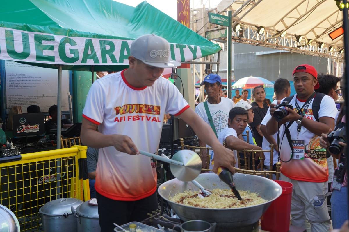 Delectable ‘pancit batil’ showcased in festival