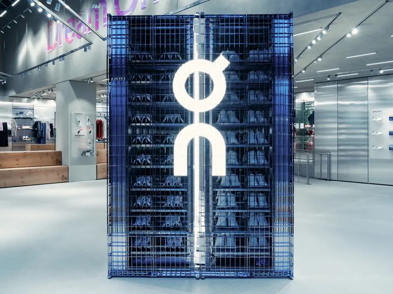 Kalte Füße? Nicht mit diesem Schuhtrend! Den „Eis“-Sneaker von On ...