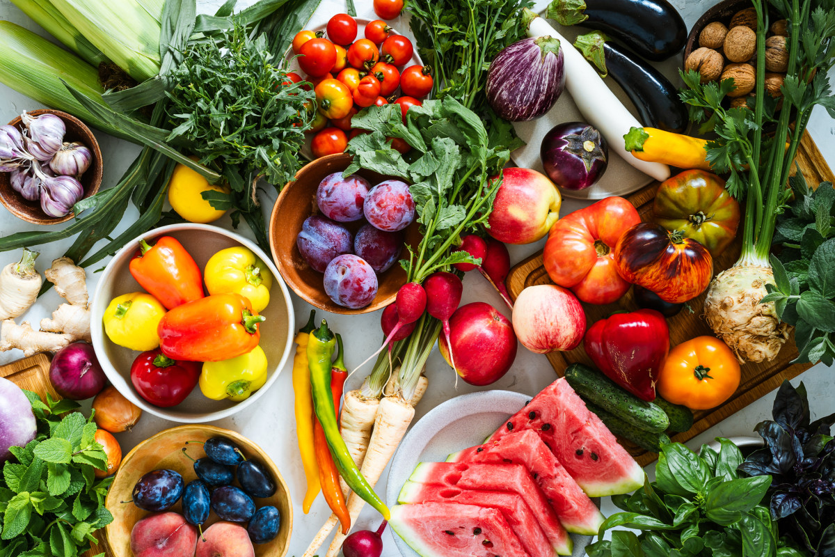 The Brain-Boosting Fruit Every Over-50 Person Should Eat More Of