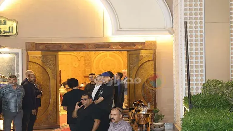 توافد المعزين على عزاء سيد صادق