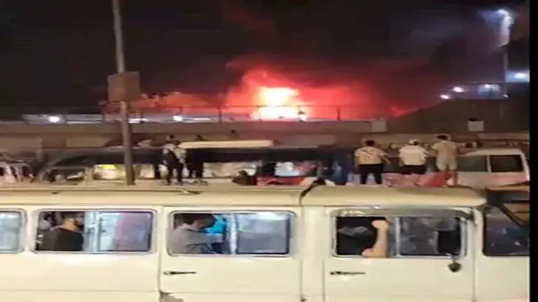 حريق هائل بالمؤسسة يلتهم محال تجارية (2)_1