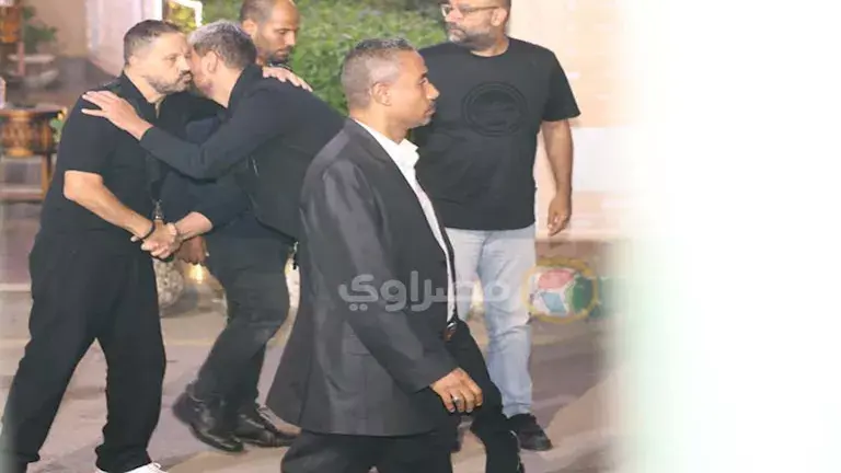 الفنان يقدوم واجب العزاء في رحيل الفنان سيد صادق