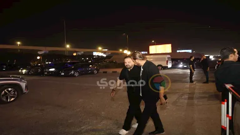 الفنان ادوارد يصل عزاء سيد صادق