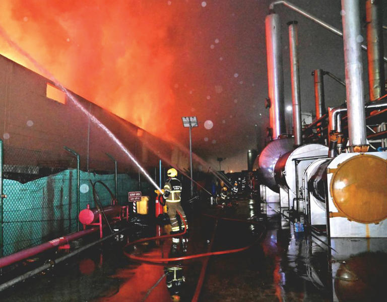 Fire in Sharjah under control with no injuries reported