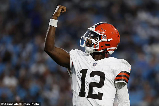 Shedeur Sanders confronts 'negative' journalist in the tunnel following his  stunning Browns debut