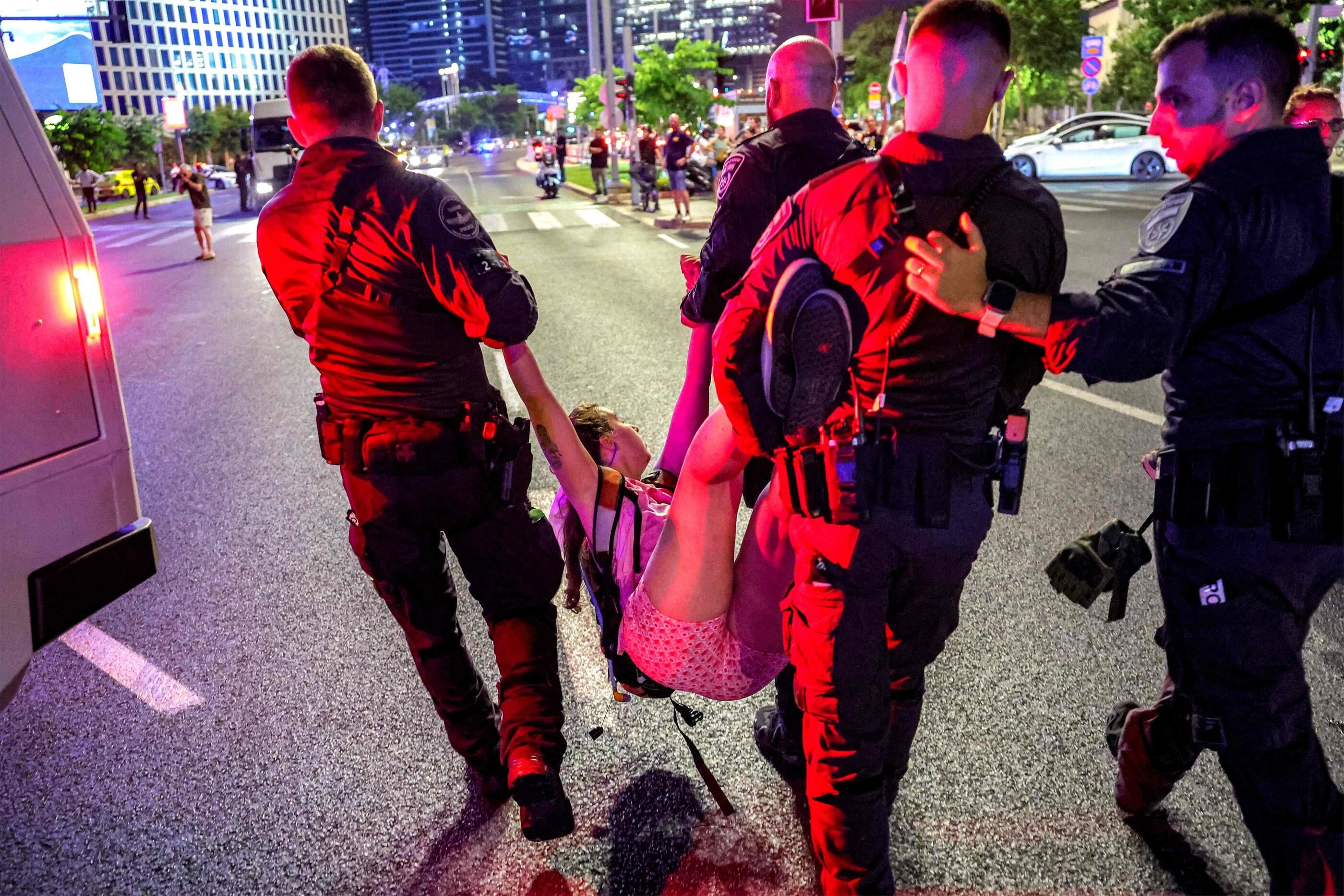 Des policiers israéliens ont procédé à des interpellations.