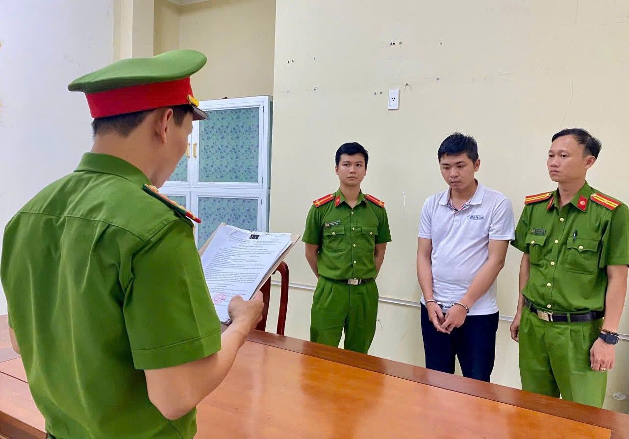 Khởi tố đối tượng giả danh công an, lừa chạy án để chiếm đoạt tài sản